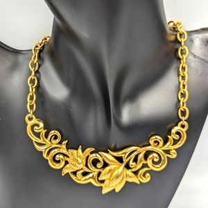 Vintage Gold Tone Floral Design Necklace Unsigned 1980s Hook Clasp Statement